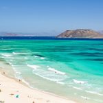 Winter break in Lanzarote! 5 (or 7) nights at well-rated & beachfront aparthotel + cheap flights from London from only £106!